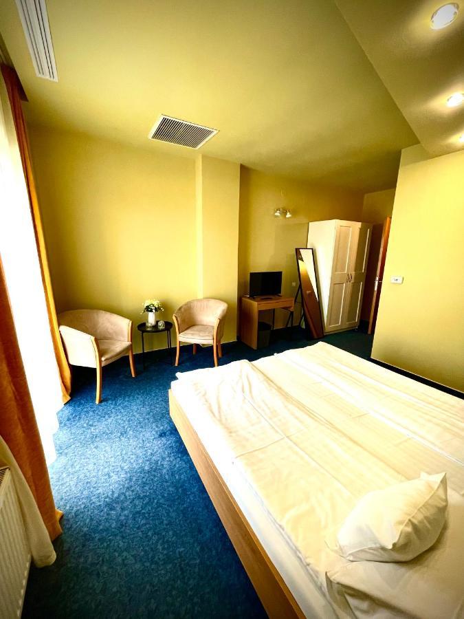 Hotel Torontal Timisoara Bagian luar foto