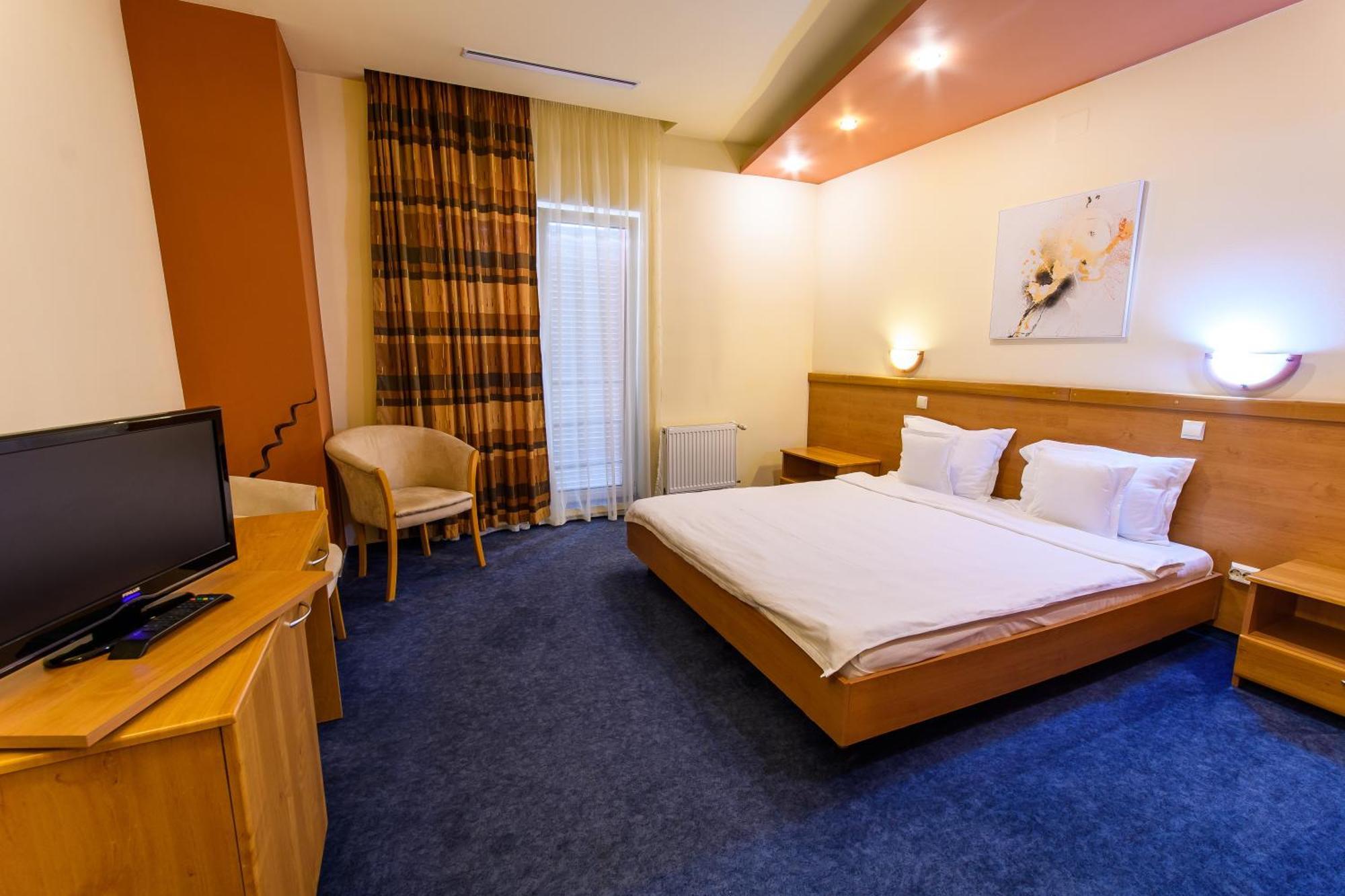 Hotel Torontal Timisoara Bagian luar foto