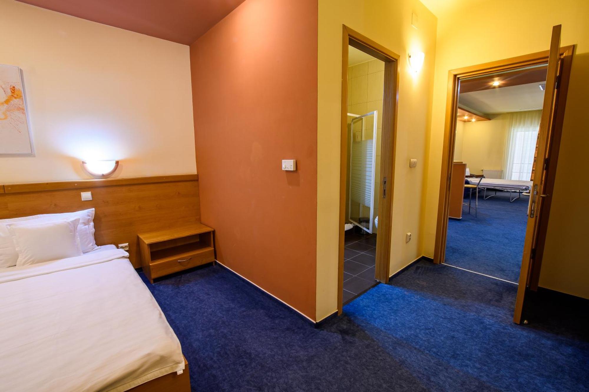 Hotel Torontal Timisoara Bagian luar foto