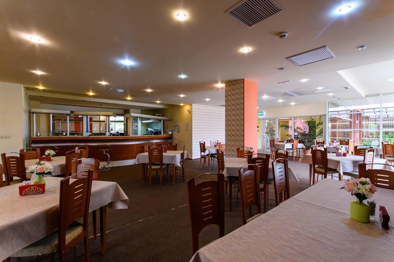 Hotel Torontal Timisoara Bagian luar foto